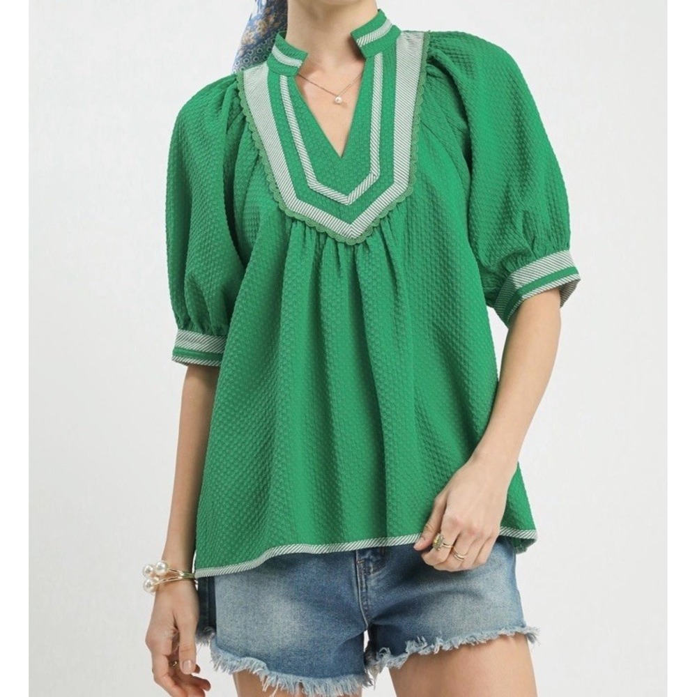 Umgee Textured Jacquard Contrast Trim Top